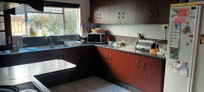 4 Bedroom Property for Sale in Bellair Western Cape